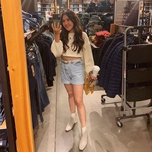 Meet your Posher, Stephany